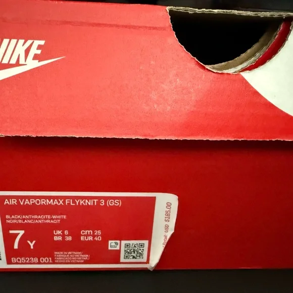 Nike Air Vapormax Flyknit 3 - Picture 2 of 9